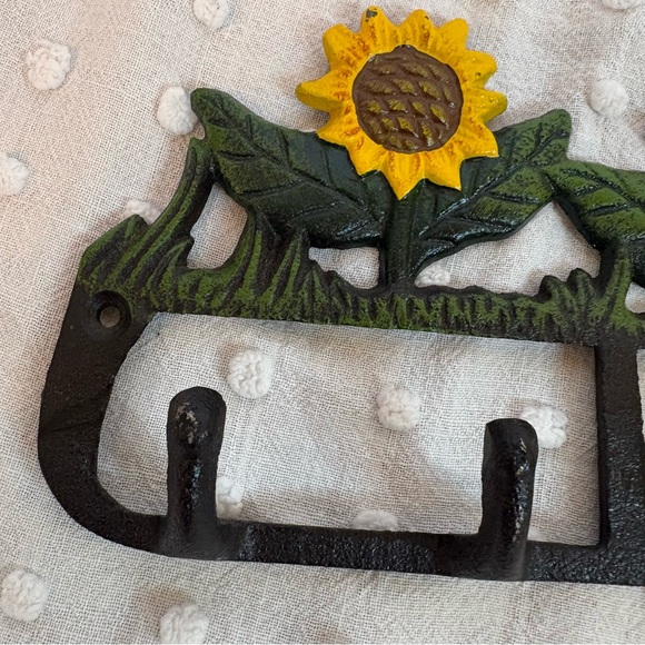 VINTAGE Farmhouse Cast Iron HOOK WALL HANGER Sunflowers - Picture 9 of 14